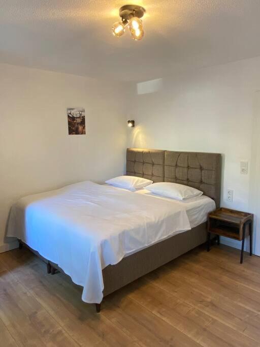 Nisay Home - 3 Room Apartment - A1 Людвигсбург Экстерьер фото
