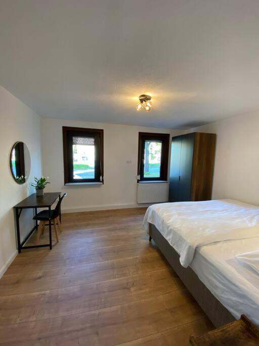 Nisay Home - 3 Room Apartment - A1 Людвигсбург Экстерьер фото